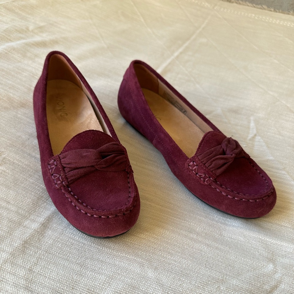 Vionic Orthotic Brand Merlot Purple Bow Loafers Women’s Size 6.5 comfort shoes